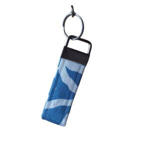 Fabric Wristlet with a blue and Beige veined pattern